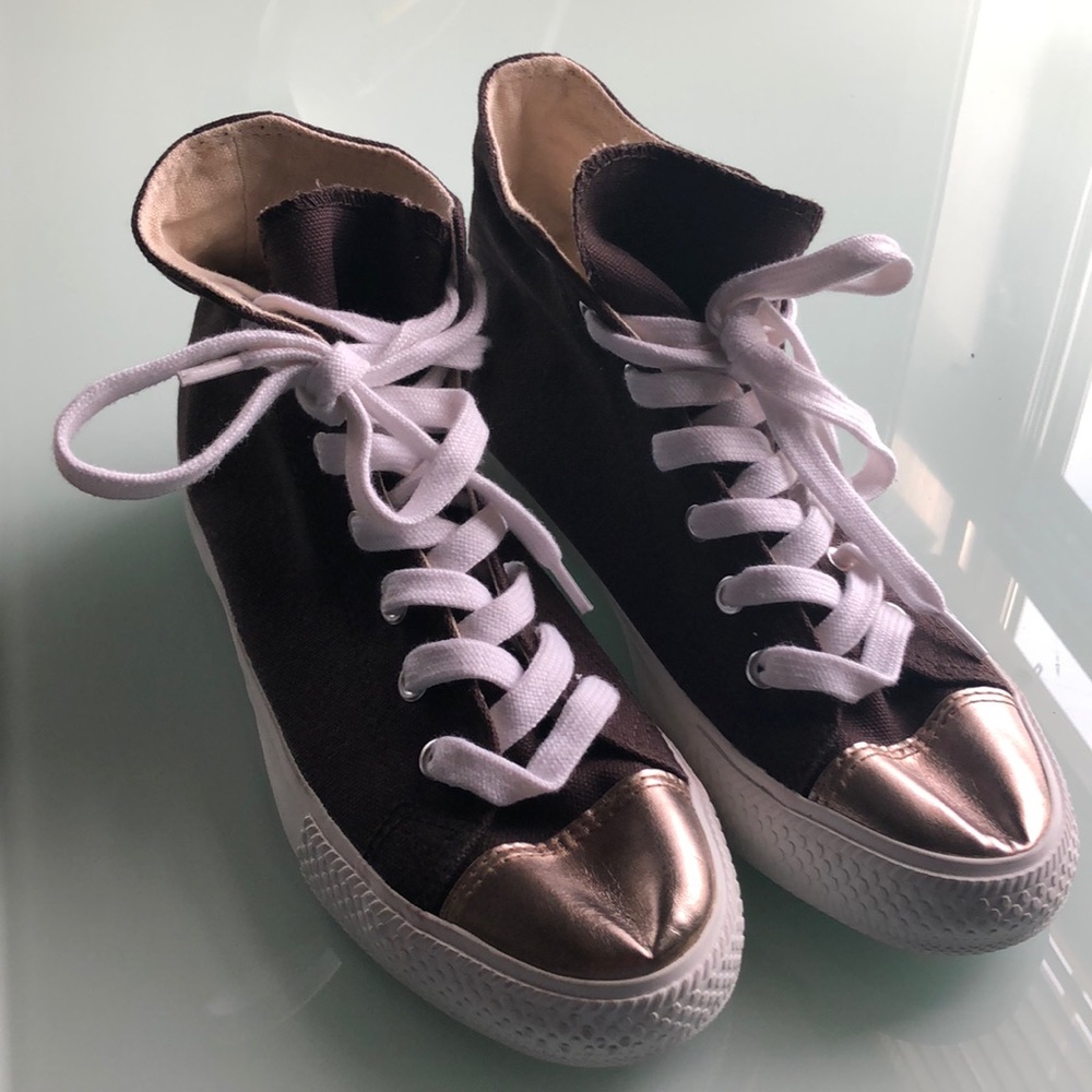 *NEW* Forever 21  Canvas Sneakers